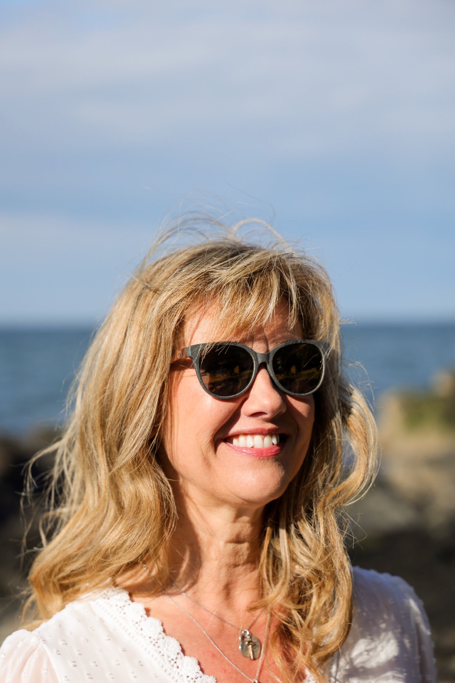 Made with a sustainable speckled wheatstraw or coffee residue frame and walnut wood temples, it's lightweight, comfortable and eco-friendly. Available in charcoal, olive green, coffee and mint frames and fitted with UV400 polarised lenses in smoke, mirrored rose pink and mirrored honey, they are a natural, biodegradable alternative to plastic sunglasses.