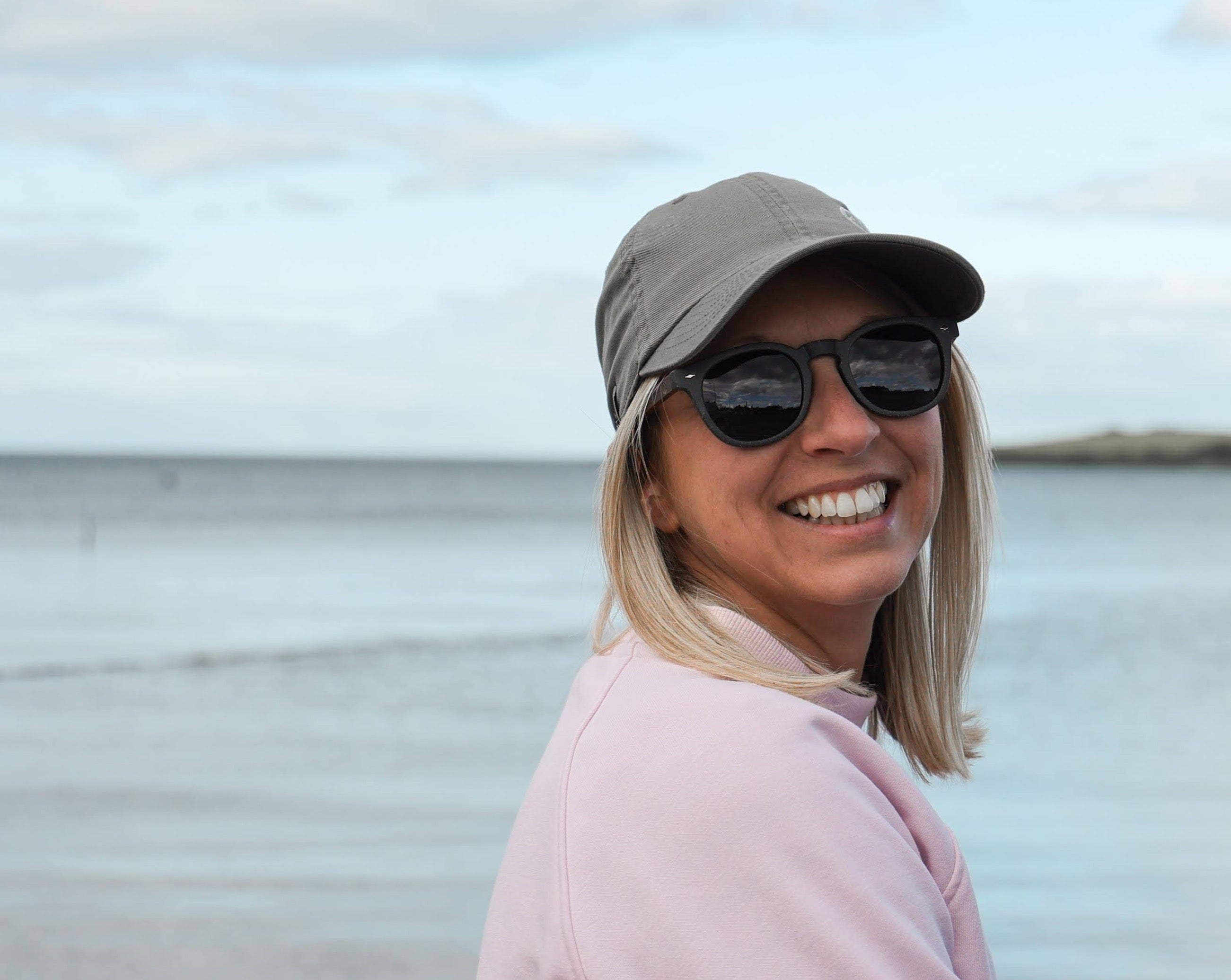 Made with a sustainable speckled wheatstraw frame with walnut wood temples, it's lightweight and comfortable. Fitted with UV400 polarised lenses. Our large child/teen/small adult frame and provides a neater fit without compromising on eye protection.