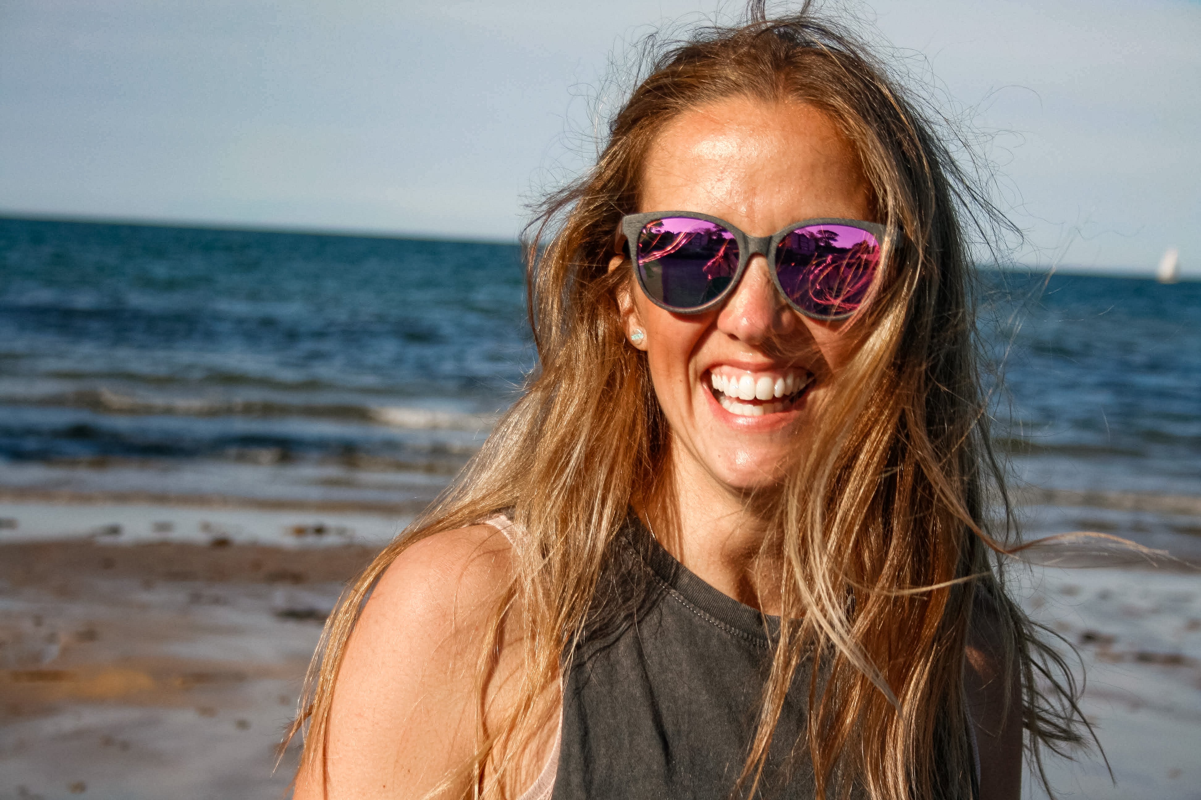 Made with a sustainable speckled wheatstraw or coffee residue frame and walnut wood temples, it's lightweight, comfortable and eco-friendly. Available in charcoal, olive green, coffee and mint frames and fitted with UV400 polarised lenses in smoke, mirrored rose pink and mirrored honey, they are a natural, biodegradable alternative to plastic sunglasses.
