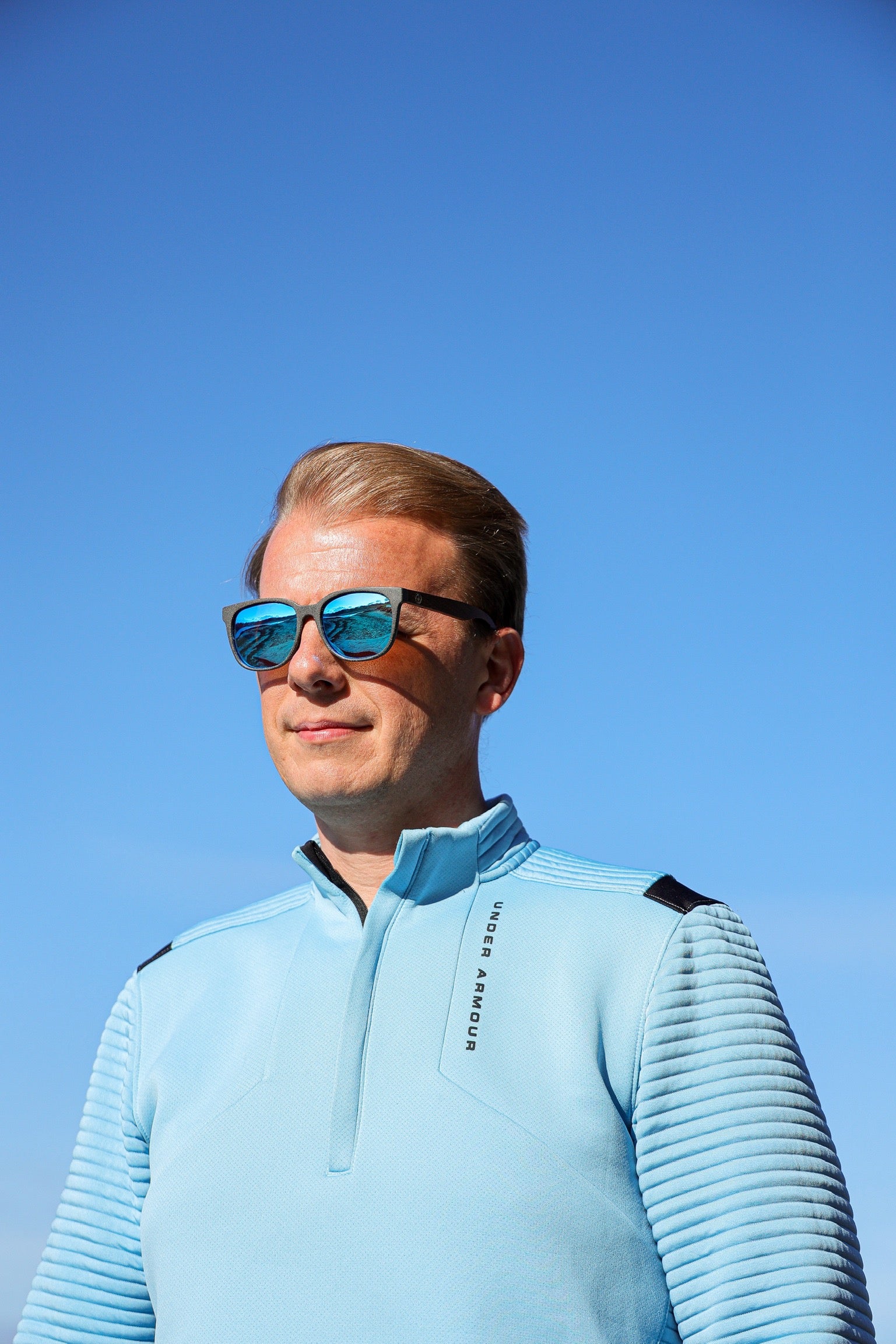 A classic soft rectangular frame. Made with a sustainable speckled charcoal wheatstraw or coffee residue frame and walnut wood temples, it's lightweight and comfortable offering the highest protection with UV400 polarised lenses in a smoke black colour or mirror sky blue. Eco-friendly using plastic alternative frames t…